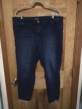Gap High Rise Universal Legging Jeans with Raw Hem 20 (Short)